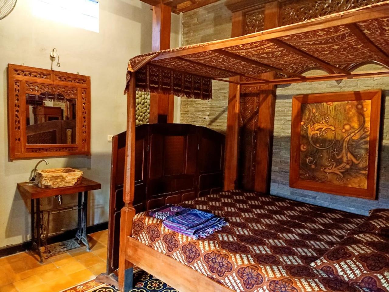 Bedhot Homestay Yogyakarta Exterior photo