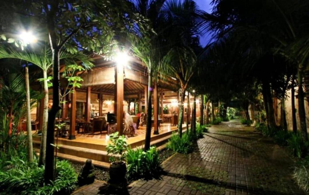 Bedhot Homestay Yogyakarta Exterior photo