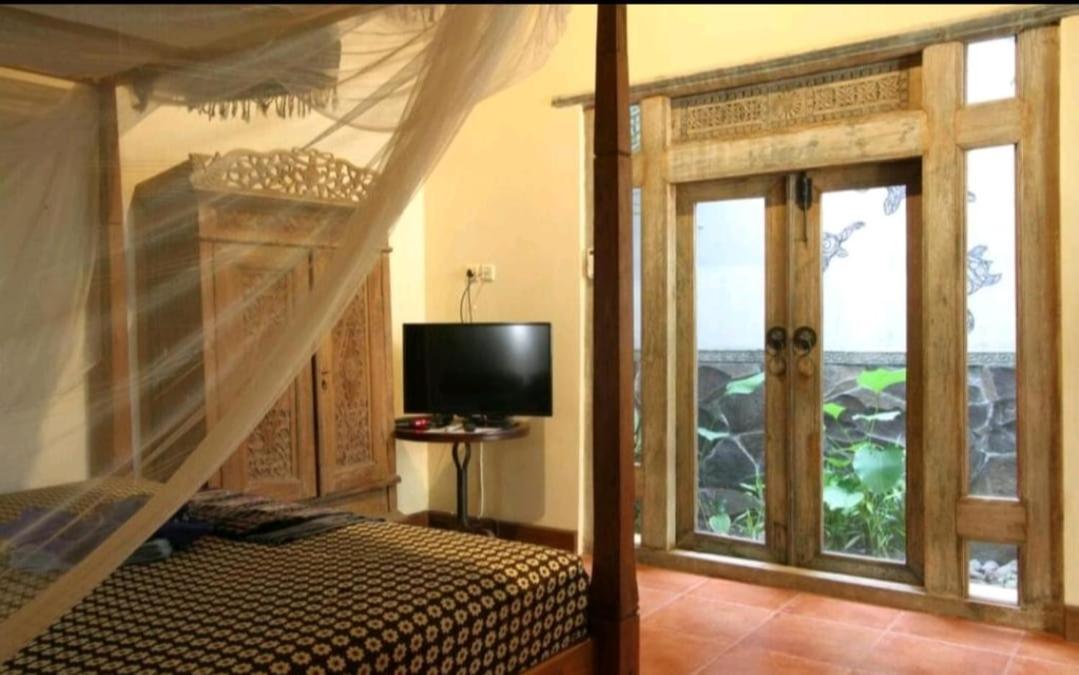 Bedhot Homestay Yogyakarta Exterior photo