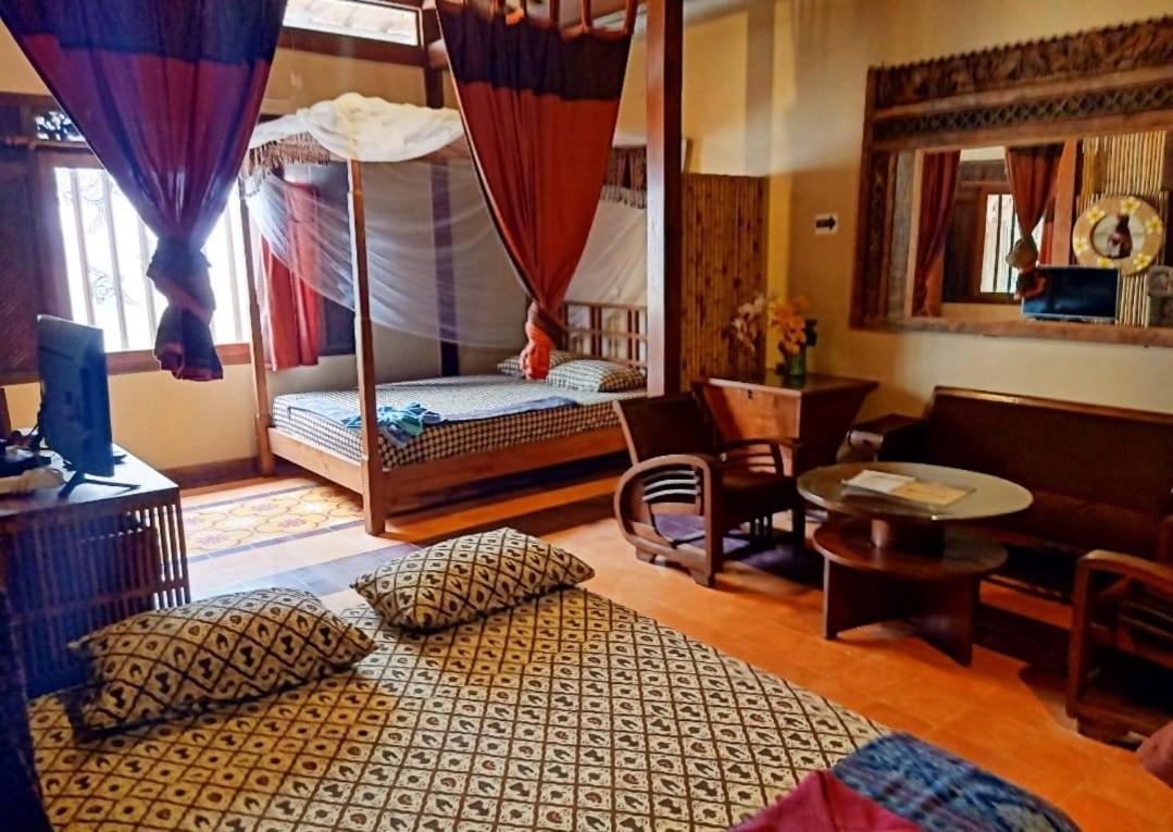 Bedhot Homestay Yogyakarta Exterior photo