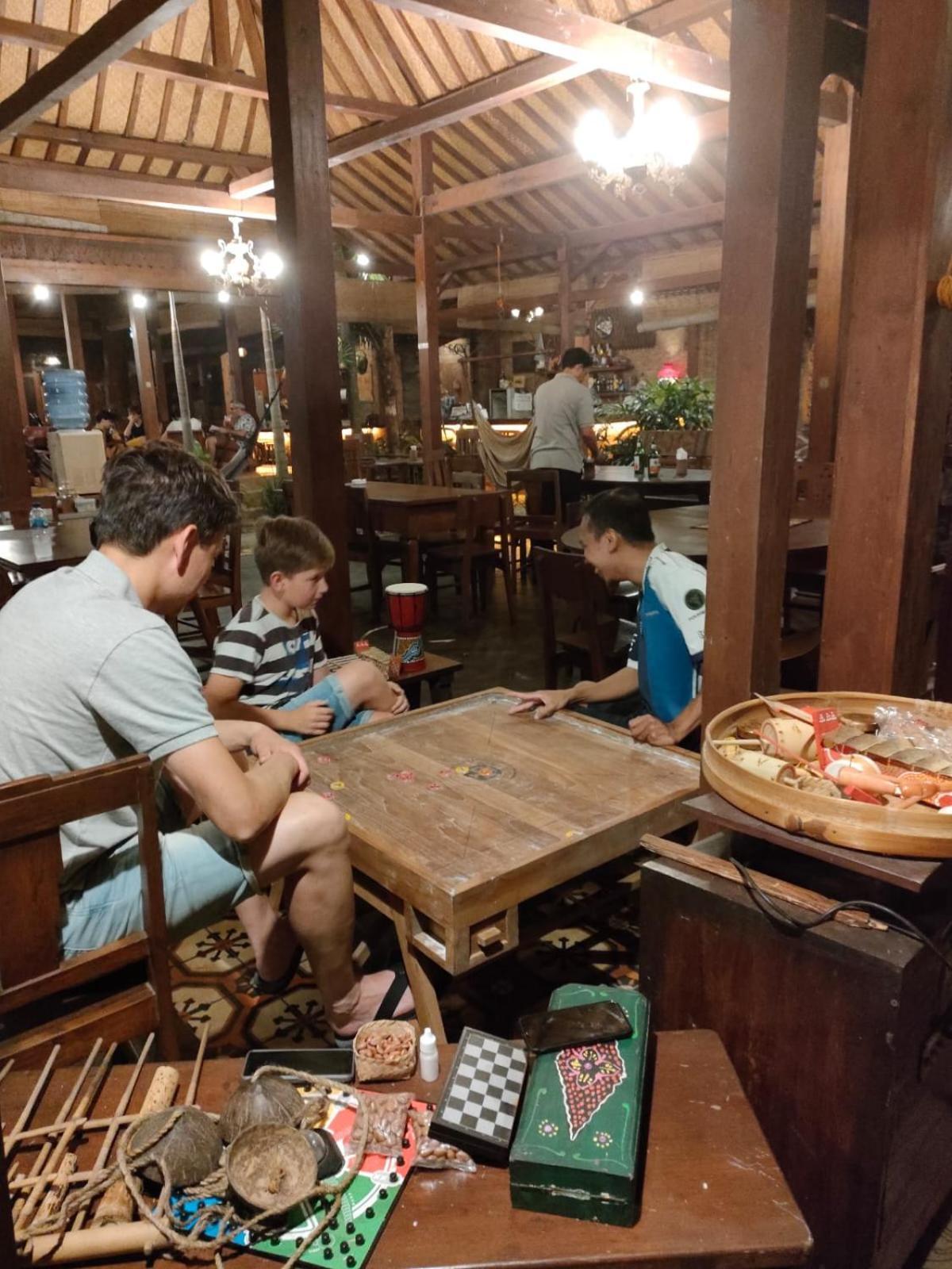 Bedhot Homestay Yogyakarta Exterior photo