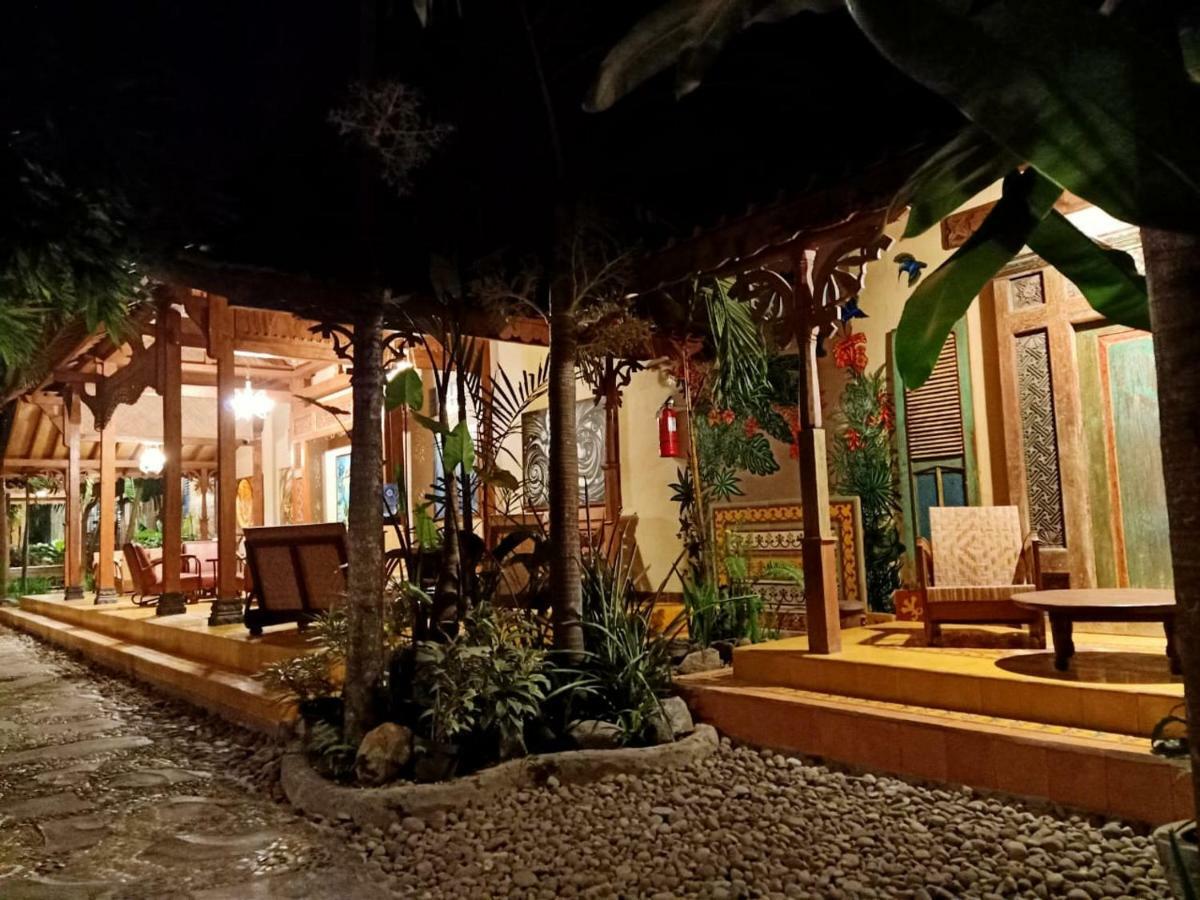 Bedhot Homestay Yogyakarta Exterior photo